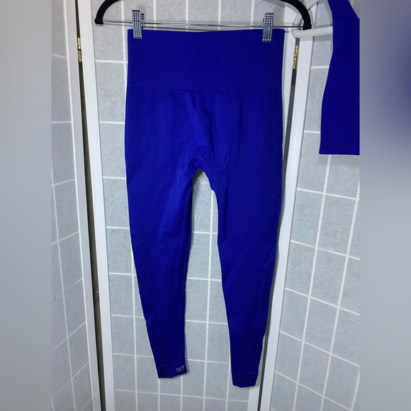 SET Active Vibrant Blue Crop Top and leggings Set - Picture 2 of 9